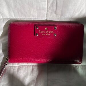 Kate Spade New York Magenta Neda Wallet